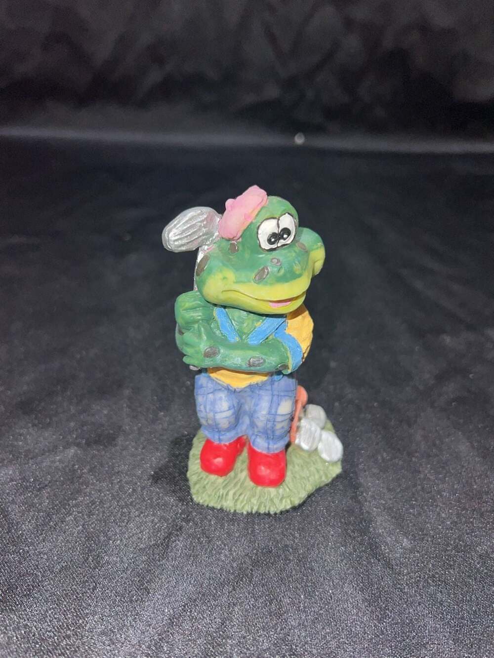 Family Dollar Golfing Frog Figurine Resin Decorative Statue